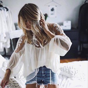 VICI HAYDEN White lace boho Blouse